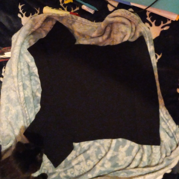 Size Small Thalia sodi off the shoulders black shirt - Picture 1 of 2